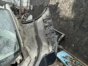 Бампер задній 3B9807521 Volkswagen Passat B5 універсал