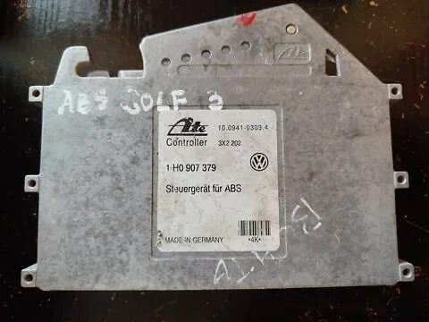 Блок управління ABS 1H0907379 Volkswagen Golf 3