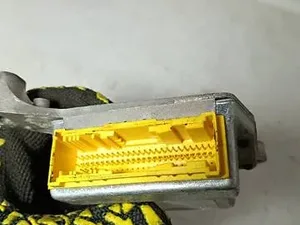Блок управління AirBag 8200138952 Renault Laguna II