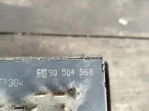 Блок управління освітленням 90504968 Opel Vectra B