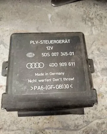Блок управління рульової колонки 4D0909611 Audi A6 C5 A8 D2