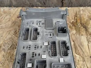Блок запобіжників 8200449594 Renault Laguna II