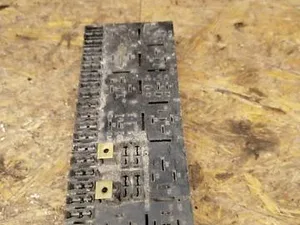Блок запобіжників 443941822A Audi 80, 100