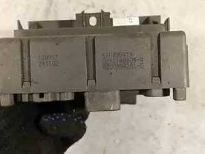 Блок запобіжників 8200148809 Renault Laguna II