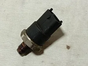 Датчик тиску палива Bosch 0281002522