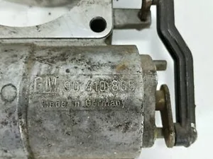 Дросельна заслінка 90410865 Opel Vectra B