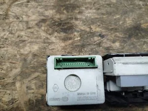 Інформаційний дисплей 8200002604 Renault Laguna II