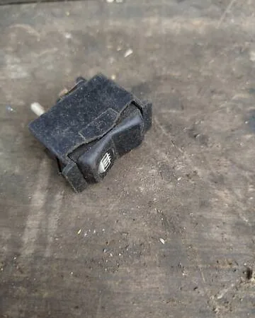 Кнопка обігріву заднього скла 0008206110 Mercedes W123