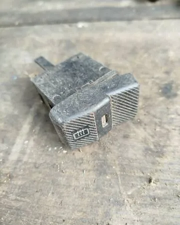 Кнопка обігріву заднього скла 535959621 Volkswagen Passat B3