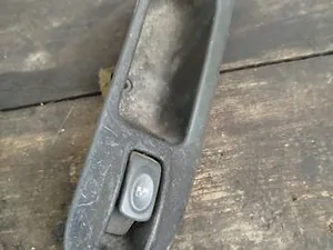 Кнопка склопідіймача передня права 7700431172 Renault Scenic