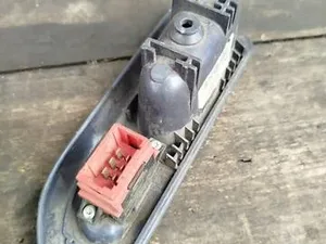 Кнопка склопідіймача задня права 7701708158 Renault Espace 3
