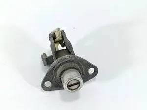 Кнопка замок кришки багажника Opel Kadett
