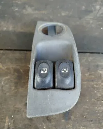 Кнопки склопідйомника 7700429070 Renault Megane