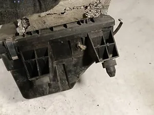 Корпус повітряного фільтра 058133843 Audi A6 C5, VW Passat B5