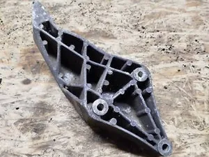 Кронштейн двигуна 90495505 Opel Vectra B