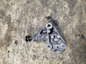 Кронштейн генератора 046145515F Audi A6 C4