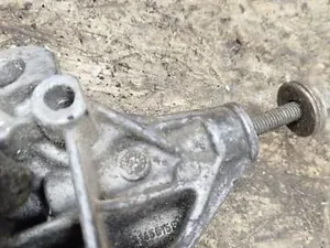 Кронштейн генератора 046145515F Audi A6 C4