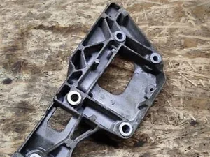 Кронштейн генератора 06F903143F Volkswagen Passat B6, Skoda Octavia A5
