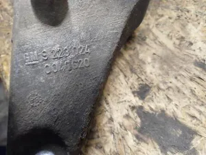 Кронштейн генератора 9223024 Opel Vectra B