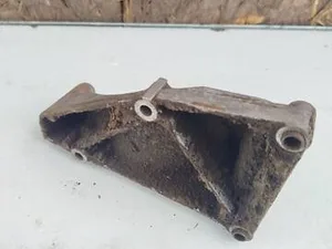 Кронштейн генератора R1031550435 Mercedes W124