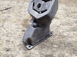 Кронштейн КПП лівий 4A0399113F Audi A6 C4 2.5 tdi