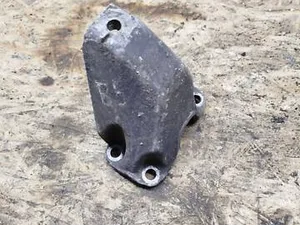 Кронштейн КПП лівий 8D0399113AB Volkswagen Passat B5, Audi A4 B5