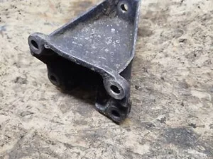 Кронштейн КПП лівий 8D0399113AB Volkswagen Passat B5, Audi A4 B5