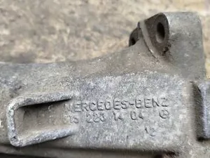 Кронштейн опори двигуна 6152231404 Mercedes W123
