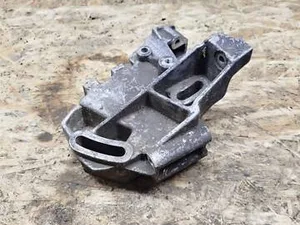 Кронштейн опори двигуна 6172380330 Mercedes W123