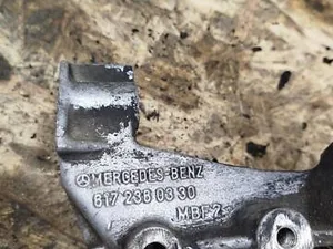 Кронштейн опори двигуна 6172380330 Mercedes W123