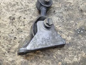 Кронштейн опори двигуна 90496940 Opel Vectra B