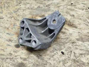 Кронштейн опори двигуна 90538041 Opel Vectra B