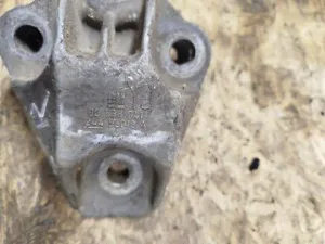 Кронштейн опори двигуна 90538041 Opel Vectra B