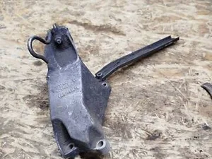 Кронштейн опори двигуна Лівий 8D0199307L Volkswagen Passat B5, Audi A4 B5