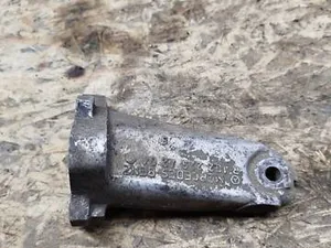 Кронштейн опори двигуна Правий 1022234204 Mercedes W124