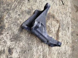 Кронштейн опори двигуна правий 357199354 Volkswagen Passat B3 1.8
