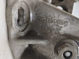 Кронштейн опори двигуна Правий 7M0199600C Volkswagen Sharan 1.9