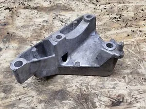 Кронштейн опори двигуна Правий 8200108112 Renault Megane II 1.5 dci