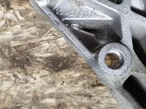 Кронштейн опори двигуна Правий 9645161180 Citroen C5, Peugeot 407 2.0 hdi