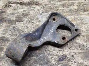 Кронштейн редуктора 90446893 Opel Omega B