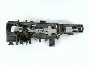 Кронштейн ручки дверей Правий Задній 8200076073 Renault Megane II