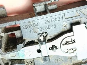Кронштейн ручки дверей Правий Задній 8200076073 Renault Megane II