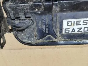 Лючок бензобака 333809905 Volkswagen Passat B3
