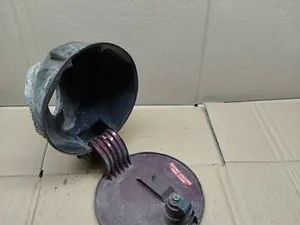 Лючок бензобака 90GGA405A02 Ford Scorpio