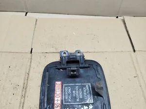 Лючок бензобака Mitsubishi Carisma