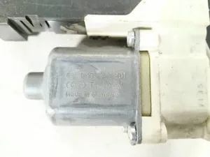 Моторчик склопідйомника передній правий 1137328127, 0130822201 Peugeot 407