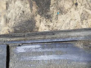 Накладка крила молдинг Лівий Передній 8208387, 8165219 BMW E38