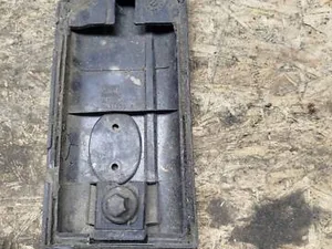 Накладка крила молдинг Правий Передній 443853972 Audi 100 C3