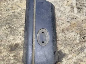 Накладка крила молдинг Правий Передній 443853972 Audi 100 C3