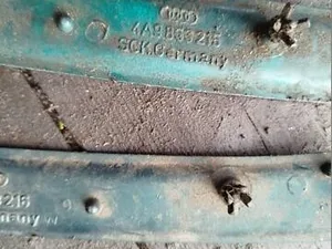 Накладка крила молдинг Задній 4A9853215,  4A9853216 Audi A6 C4